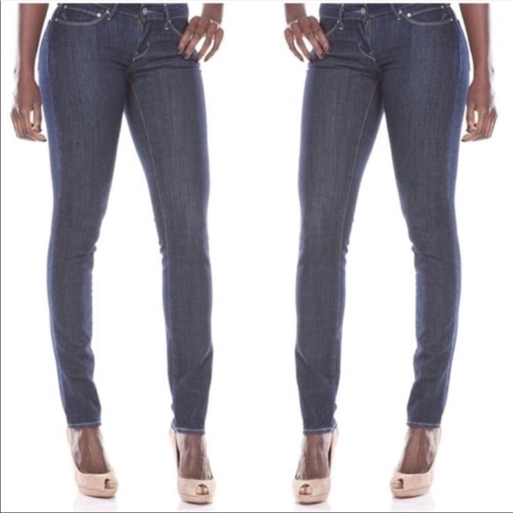 Bold Curve Levi's Jeans